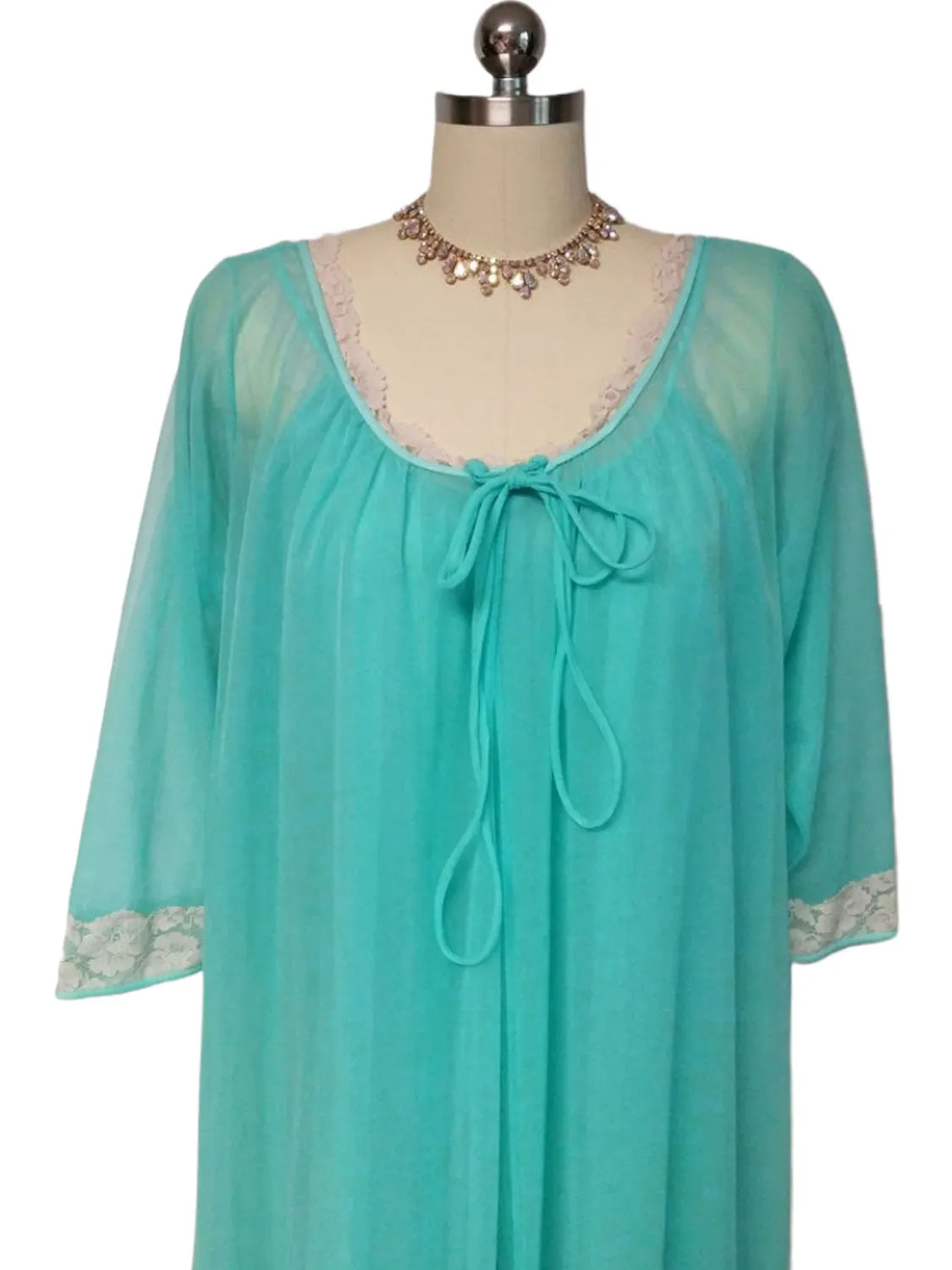 *  VINTAGE SOUTHERN BELLE INTIME OF CALIFORNIA LACEY DOUBLE NYLON PEIGNOIR & NIGHTGOWN SET IN AQUAMARINE