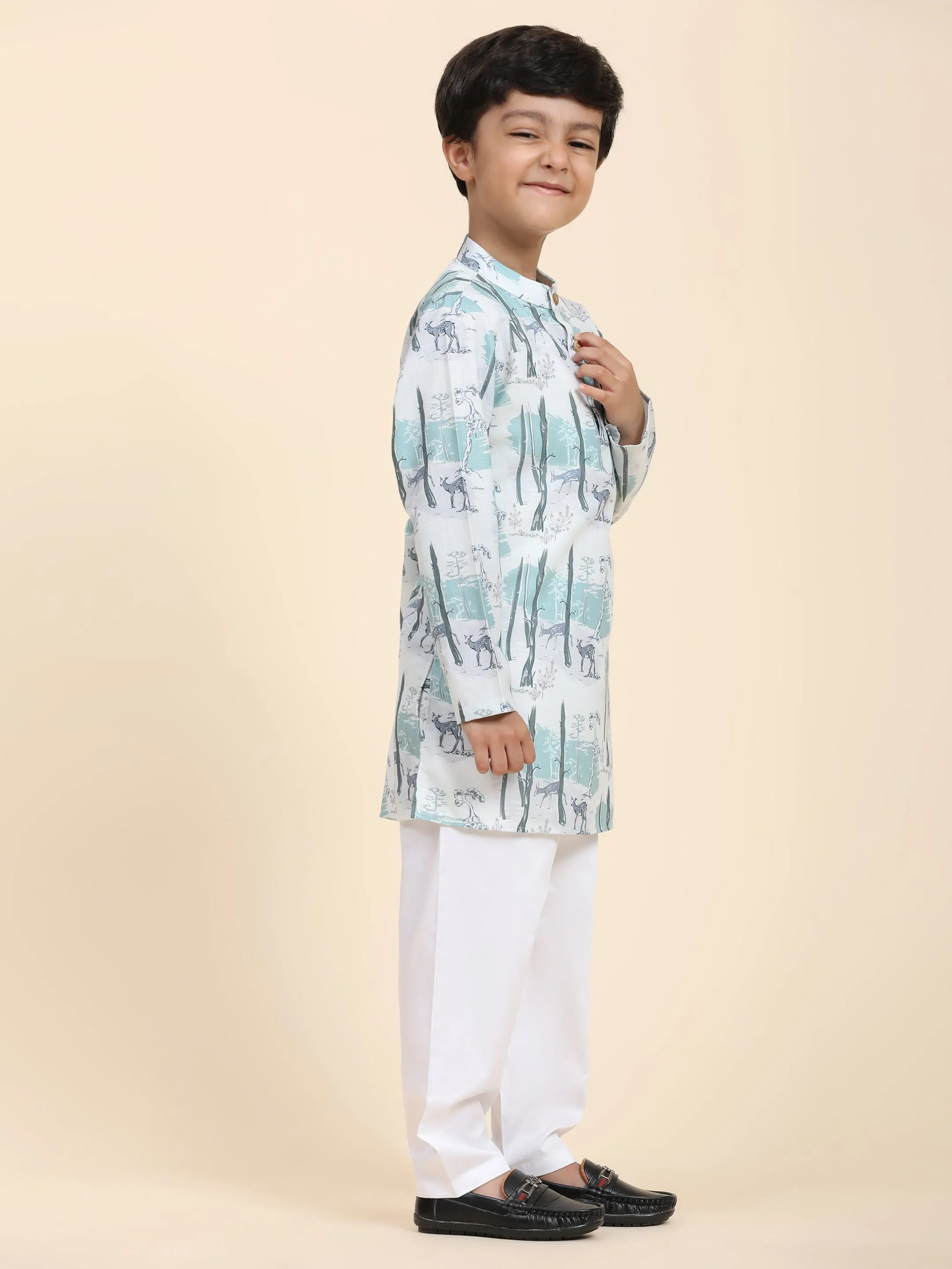 Deer Print Vestiario's Blend Linen Kurta Pajama Set