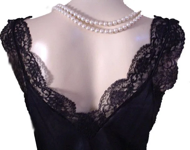 *GORGEOUS VINTAGE MUNSINGWEAR BLACK LACE BIAS GLAMOUR GIRL NIGHTGOWN - EXTRA LONG