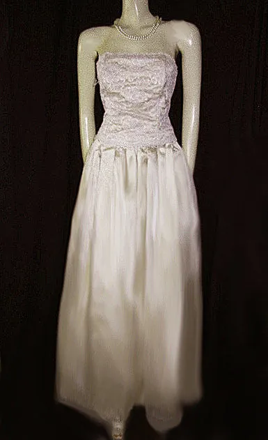 *VINTAGE BARI JAY LACE, APPLIQUE & ORGANZA STRAPLESS EVENING GOWN IN CHAMPAGNE